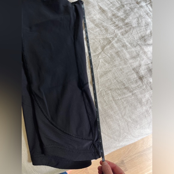 Lululemon crop Capri -size 8 - Picture 8 of 8